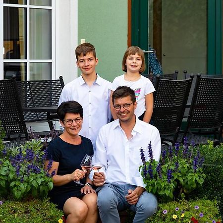 Weingut Familie Bauer Hotel Grossriedenthal Kültér fotó