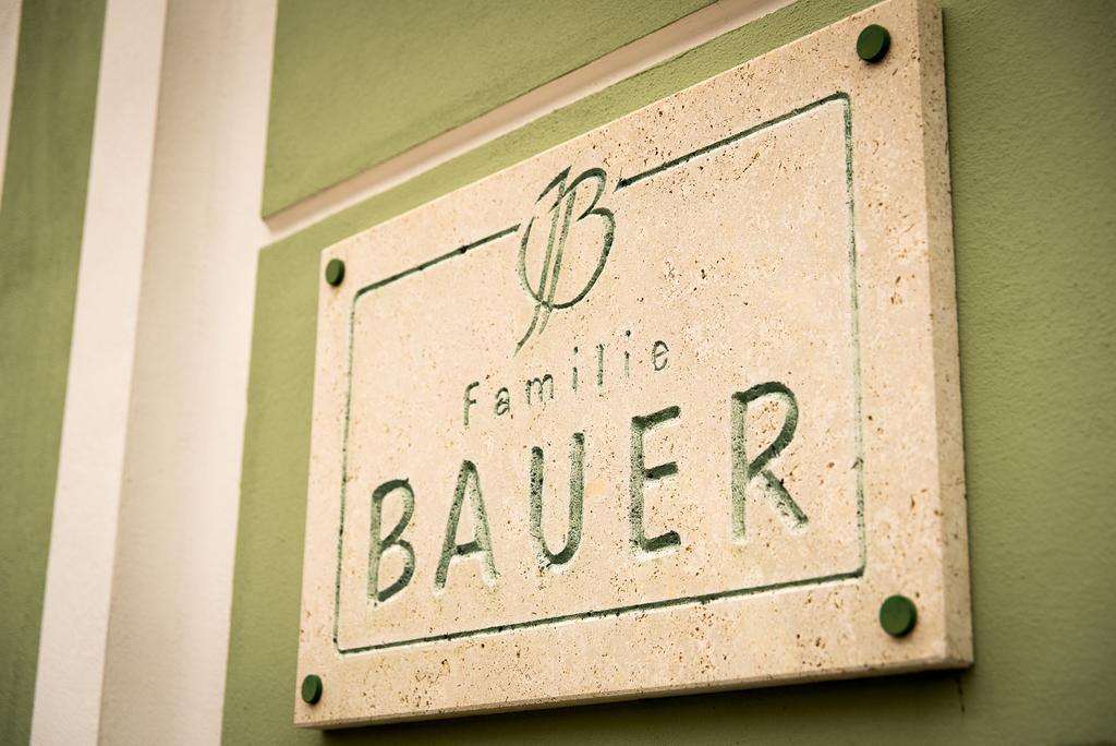 Weingut Familie Bauer Hotel Grossriedenthal Kültér fotó