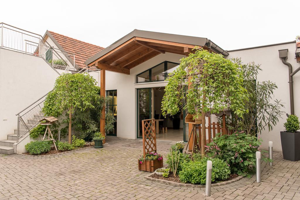 Weingut Familie Bauer Hotel Grossriedenthal Kültér fotó